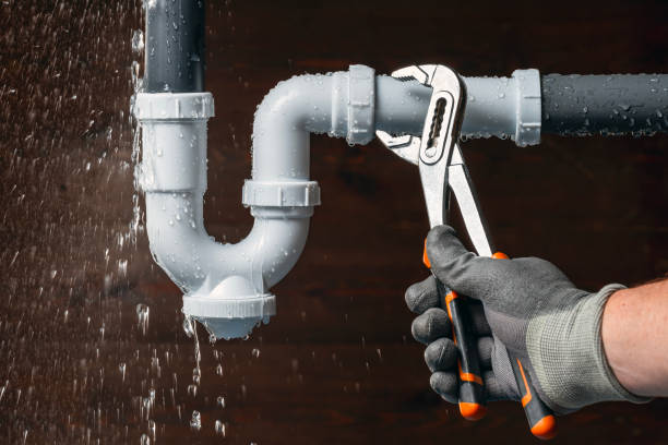 Professional Burst Pipe Repair technician working in McComb, OH